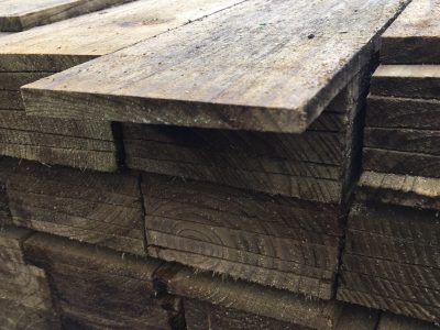 1.2m x 125mm x ex22mm feather edge board